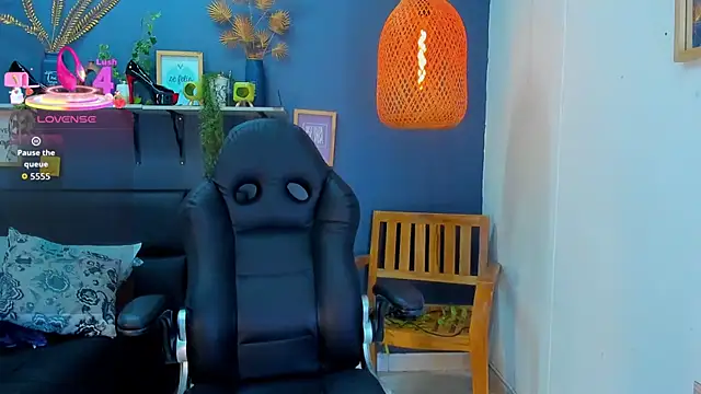 yessila parker online show from March 3, 9:26 am