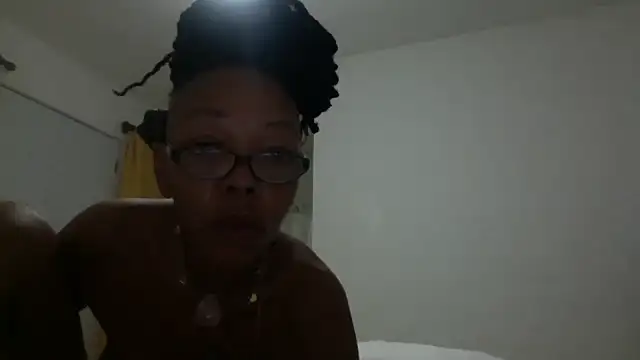 Snapshot of Ladyzee25 chatting on September 24, 5:44 am Ladyzee25 online show from September 24, 5:44 am