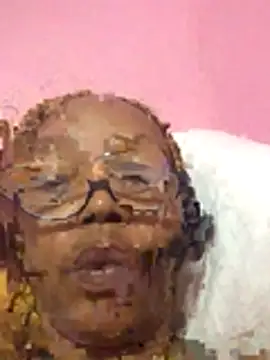 Snapshot of Ladyzee25 chatting on November 24, 4:45 am Ladyzee25 online show from November 24, 4:45 am