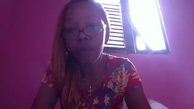 Snapshot of Ladyzee25 chatting on November 28, 4:42 pm Ladyzee25 online show from November 28, 4:42 pm
