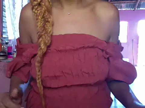 Snapshot of Ladyzee25 chatting on December 16, 4:01 pm Ladyzee25 online show from December 16, 4:01 pm