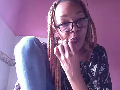 Ladyzee25 online show from March 9, 4:33 pm