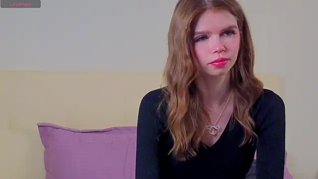 Snapshot of AmityDilley chatting on October 26, 6:19 am AmityDilley online show from October 26, 6:19 am