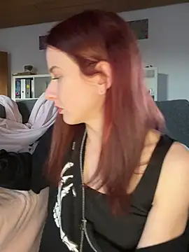 Snapshot of SweetSeraphine chatting on March 18, 4:59 pm SweetSeraphine online show from March 18, 4:59 pm