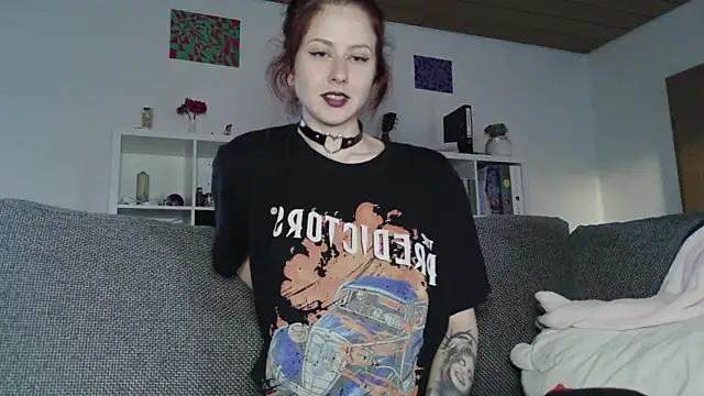 Snapshot of SweetSeraphine chatting on September 27, 4:34 pm SweetSeraphine online show from September 27, 4:34 pm