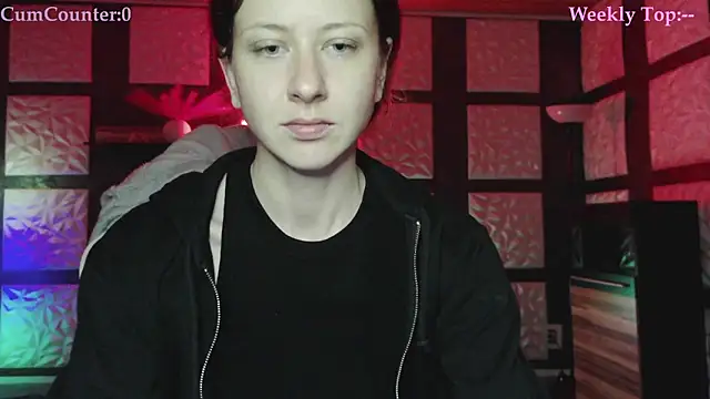 Snapshot of SweetSeraphine chatting on October 21, 5:19 am SweetSeraphine online show from October 21, 5:19 am