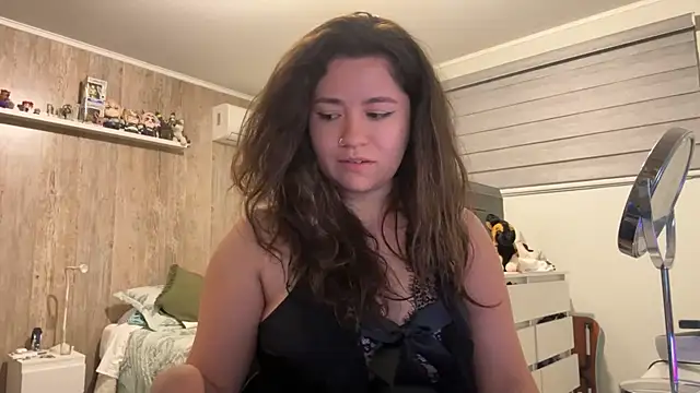 Snapshot of Piolapk chatting on December 2, 1:44 am Piolapk online show from December 2, 1:44 am