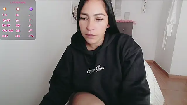 Snapshot of luna_lgomez_ chatting on October 15, 12:05 pm luna lgomez  online show from October 15, 12:05 pm