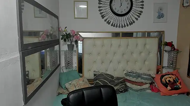 heiker  online show from October 18, 2:36 am