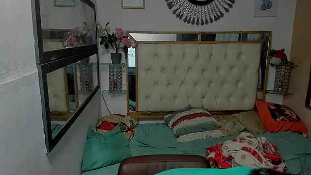 heiker  online show from December 3, 3:14 am