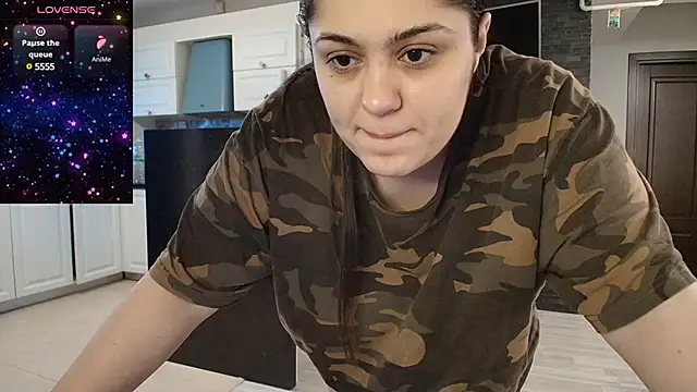 Layla- online show from December 17, 11:39 am