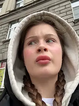 Snapshot of melicious_ chatting on March 3, 9:00 am melicious online show from March 3, 9:00 am