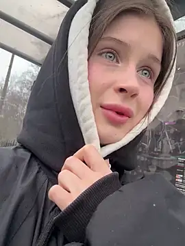 Snapshot of melicious_ chatting on March 3, 12:05 pm melicious online show from March 3, 12:05 pm