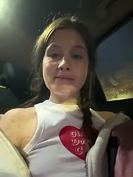 Snapshot of melicious_ chatting on March 4, 8:02 am melicious online show from March 4, 8:02 am