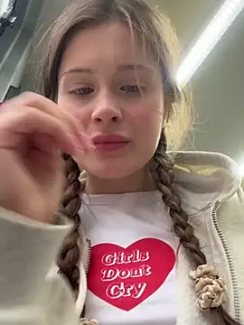 Snapshot of melicious_ chatting on March 4, 11:08 am melicious online show from March 4, 11:08 am