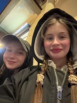 Snapshot of melicious_ chatting on March 5, 4:13 pm melicious online show from March 5, 4:13 pm