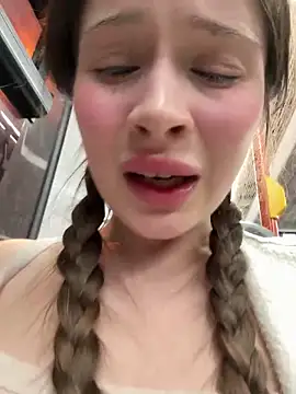 Snapshot of melicious_ chatting on March 6, 3:56 pm melicious online show from March 6, 3:56 pm