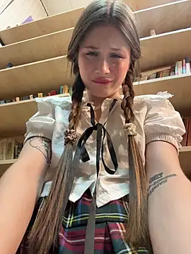 Snapshot of melicious_ chatting on December 1, 5:56 am melicious online show from December 1, 5:56 am