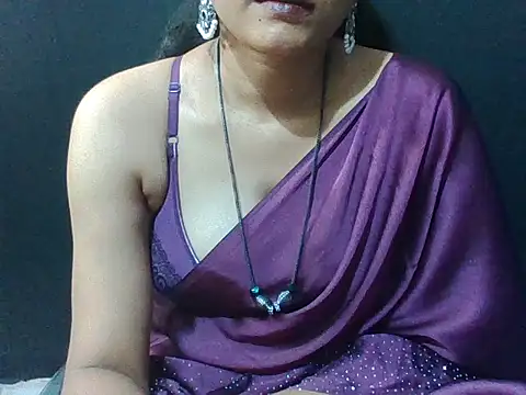 Snapshot of sugandha_bhabhi chatting on November 3, 4:52 pm sugandha bhabhi online show from November 3, 4:52 pm