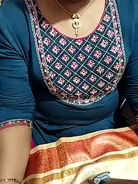 Snapshot of southindian-veena chatting on March 7, 5:49 pm southindian-veena online show from March 7, 5:49 pm