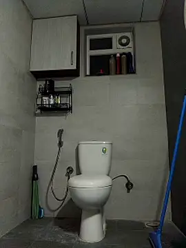 Snapshot of freakydesi chatting on February 27, 2:21 pm freakydesi online show from February 27, 2:21 pm