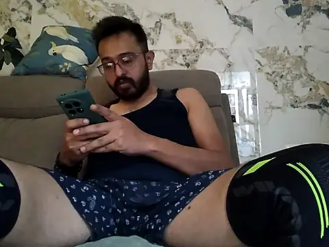 Snapshot of freakydesi chatting on October 21, 5:41 am freakydesi online show from October 21, 5:41 am