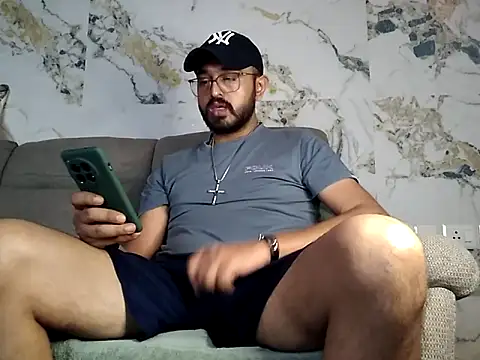 Snapshot of freakydesi chatting on October 23, 8:29 pm freakydesi online show from October 23, 8:29 pm