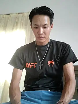 Snapshot of Dannyhobb chatting on June 8, 8:04 am Dannyhobb online show from June 8, 8:04 am