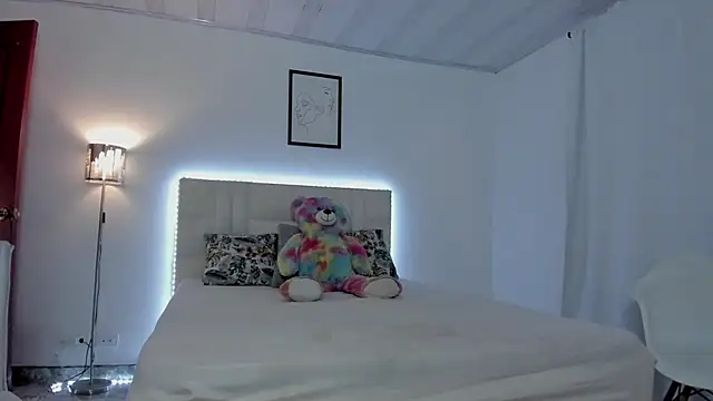 fernandaqueens online show from March 20, 8:19 pm