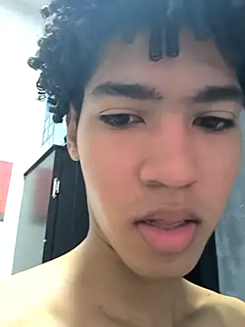 Snapshot of Thony444 chatting on March 4, 6:07 pm Thony444 online show from March 4, 6:07 pm