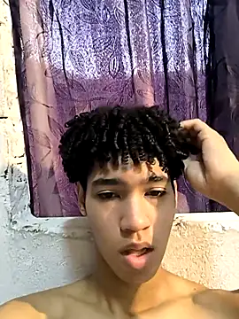 Snapshot of Thony444 chatting on March 17, 10:06 pm Thony444 online show from March 17, 10:06 pm