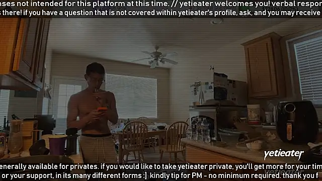Snapshot of yetieater chatting on April 28, 4:12 pm yetieater online show from April 28, 4:12 pm