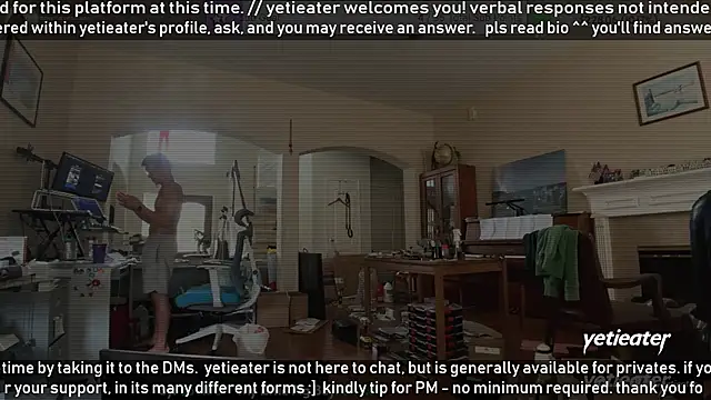 Snapshot of yetieater chatting on May 11, 4:04 pm yetieater online show from May 11, 4:04 pm