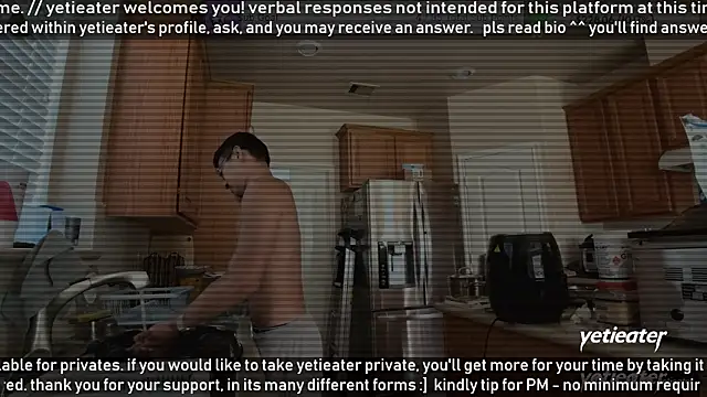 Snapshot of yetieater chatting on May 17, 3:52 pm yetieater online show from May 17, 3:52 pm