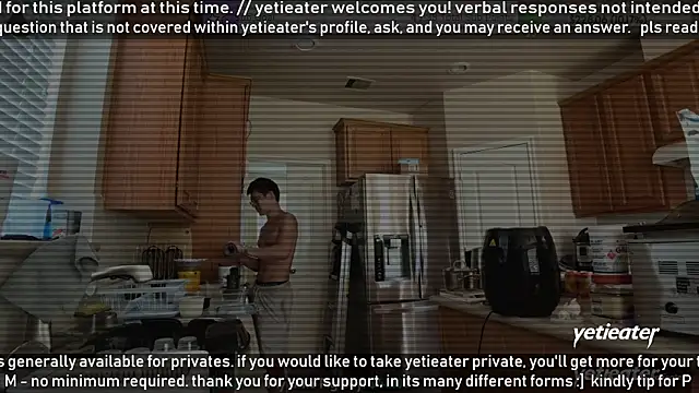 Snapshot of yetieater chatting on May 26, 6:59 pm yetieater online show from May 26, 6:59 pm
