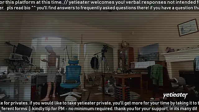 Snapshot of yetieater chatting on May 31, 6:31 pm yetieater online show from May 31, 6:31 pm