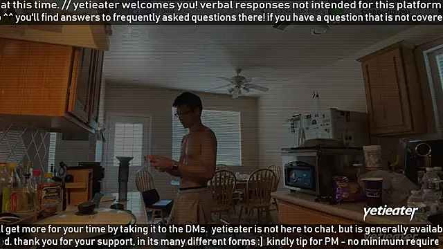 Snapshot of yetieater chatting on June 26, 5:17 pm yetieater online show from June 26, 5:17 pm