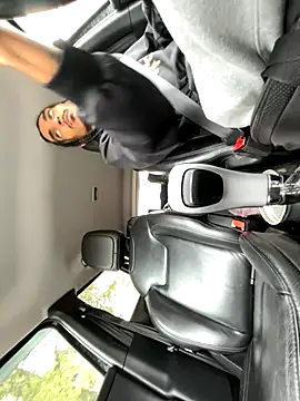 Snapshot of bigjayy1000 chatting on October 29, 4:09 pm bigjayy1000 online show from October 29, 4:09 pm