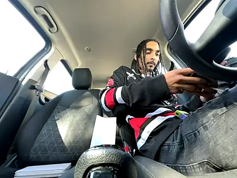 Snapshot of bigjayy1000 chatting on October 31, 4:41 pm bigjayy1000 online show from October 31, 4:41 pm