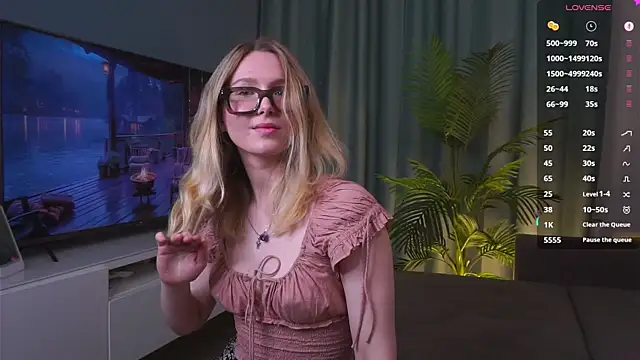 BlissBluett online show from March 6, 10:47 pm