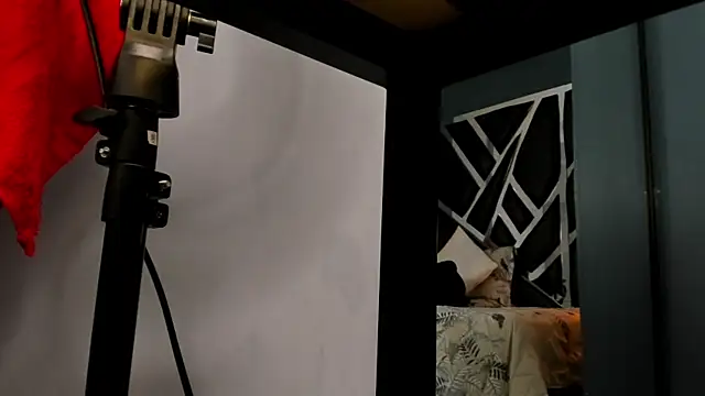 Snapshot of Melissa_23_ chatting on October 21, 11:11 am Melissa 23 online show from October 21, 11:11 am