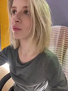 Snapshot of amorearte_m chatting on March 1, 12:50 am amorearte m online show from March 1, 12:50 am