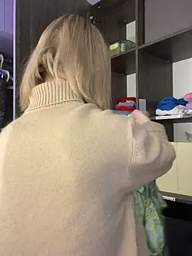 Snapshot of amorearte_m chatting on March 12, 3:57 am amorearte m online show from March 12, 3:57 am