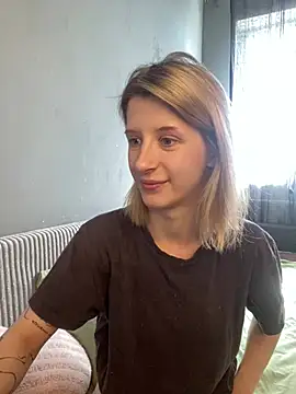 Snapshot of amorearte_m chatting on March 22, 11:21 am amorearte m online show from March 22, 11:21 am