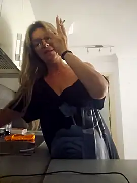 Snapshot of Melody73 chatting on September 13, 8:36 am Melody73 online show from September 13, 8:36 am