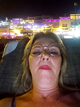 Snapshot of Melody73 chatting on September 18, 9:28 pm Melody73 online show from September 18, 9:28 pm