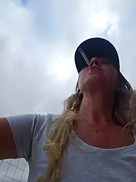 Snapshot of Melody73 chatting on September 23, 8:06 am Melody73 online show from September 23, 8:06 am