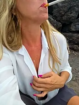 Snapshot of Melody73 chatting on October 27, 11:03 am Melody73 online show from October 27, 11:03 am