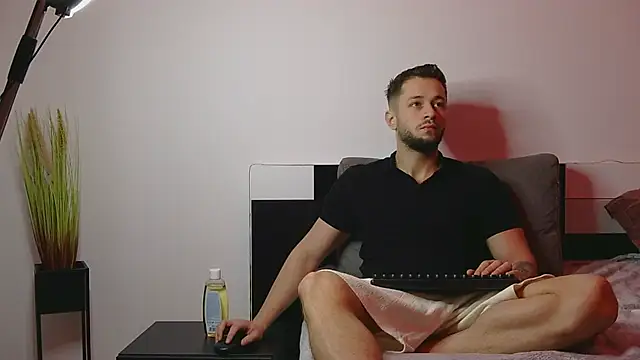 nicholasX1 online show from March 17, 5:12 am