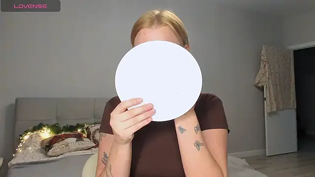 dinky  emily online show from December 14, 4:56 pm